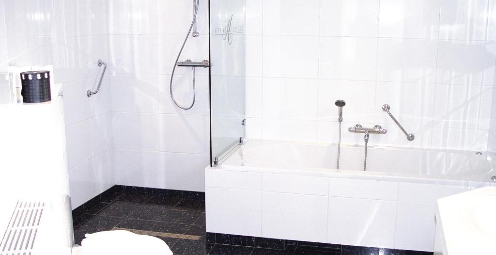 Hotel Huys Van Heusden Астен Номер фото