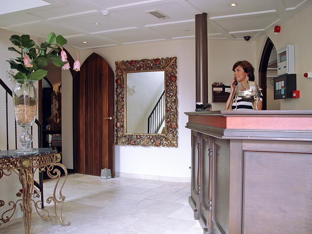 Hotel Huys Van Heusden Астен Экстерьер фото