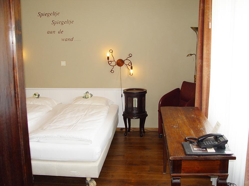 Hotel Huys Van Heusden Астен Экстерьер фото